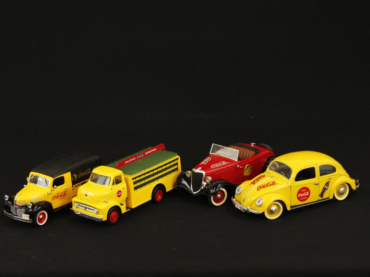 Set van 4 vintage Coca-Cola modelauto's - Solido