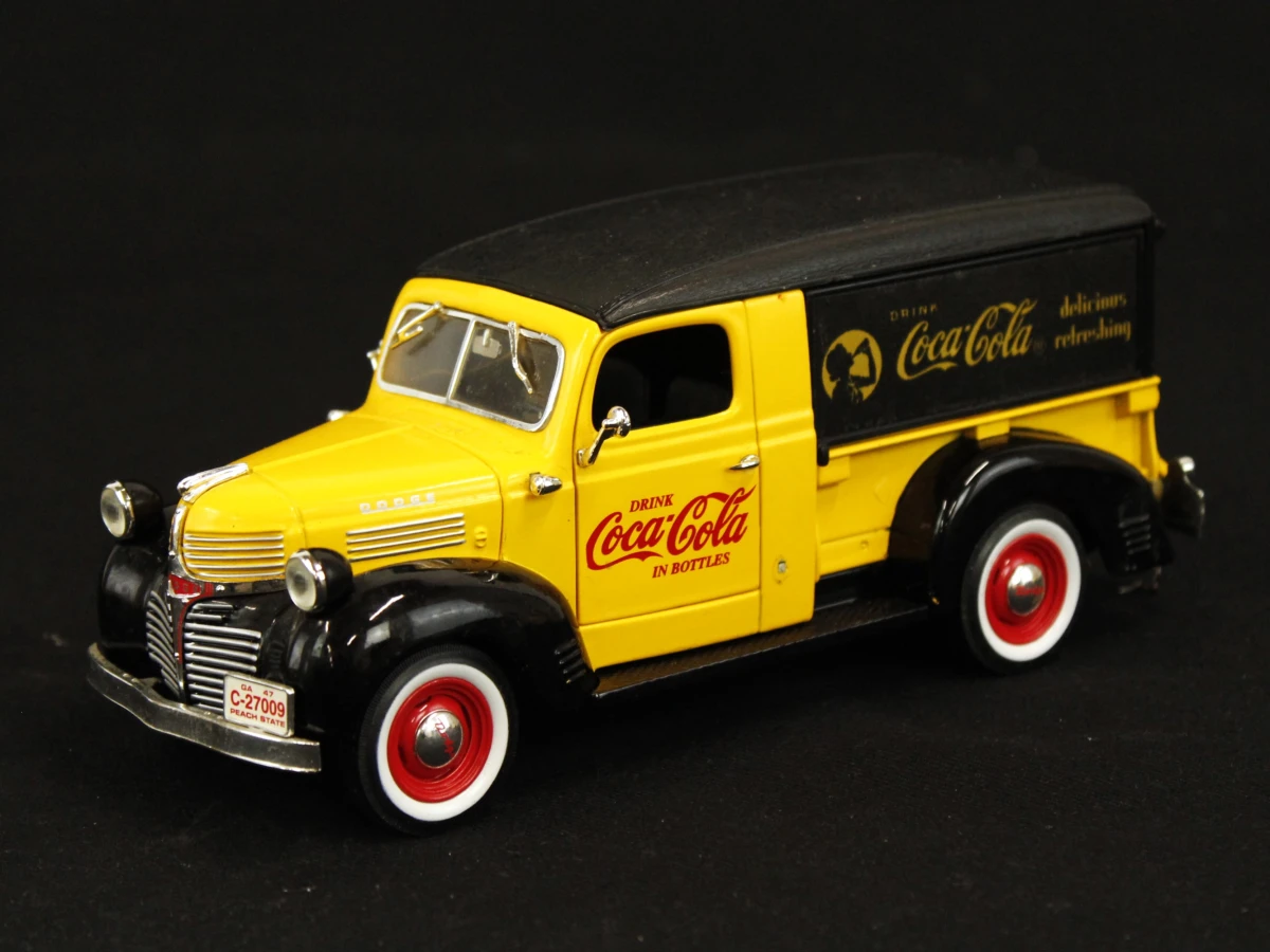 Set van 4 vintage Coca-Cola modelauto's - Solido