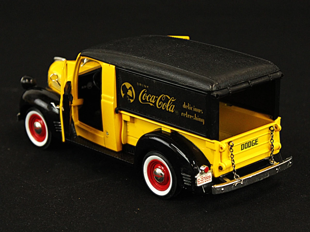 Set van 4 vintage Coca-Cola modelauto's - Solido