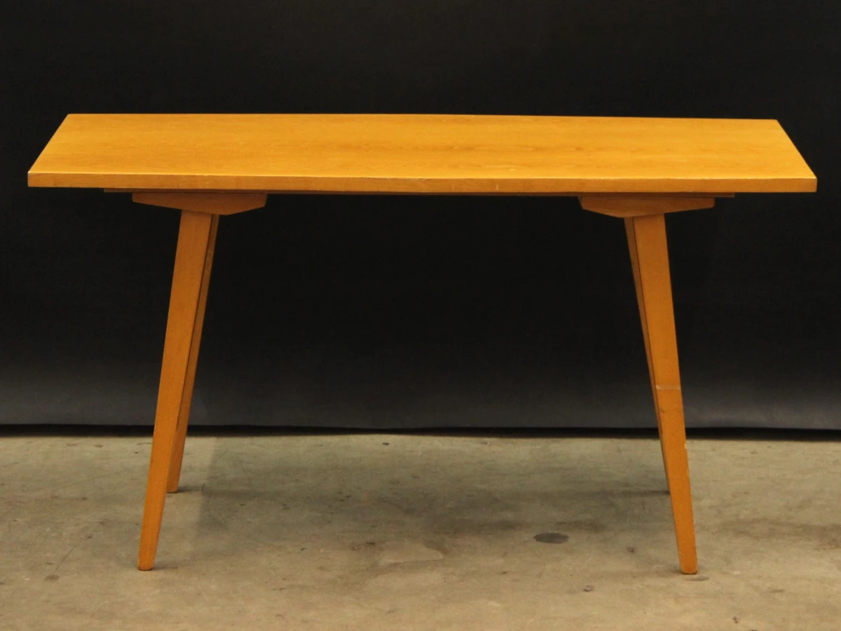 Houten vintage salontafel met taps toelopende poten - jaren 50/60 stijl