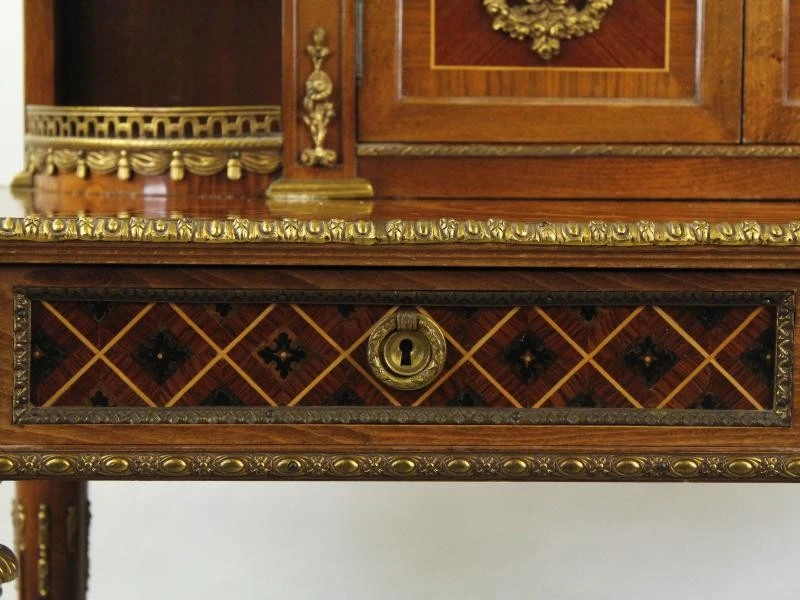Franse Louis XVI stijl bonheur-du-jour / schrijfbureau met marqueterie en vergulde bronzen details