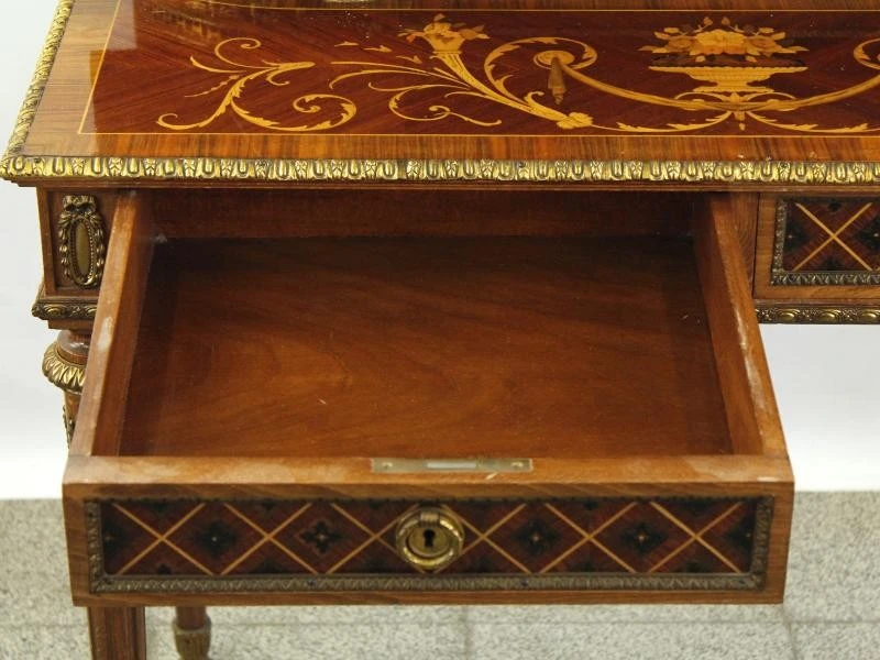 Franse Louis XVI stijl bonheur-du-jour / schrijfbureau met marqueterie en vergulde bronzen details
