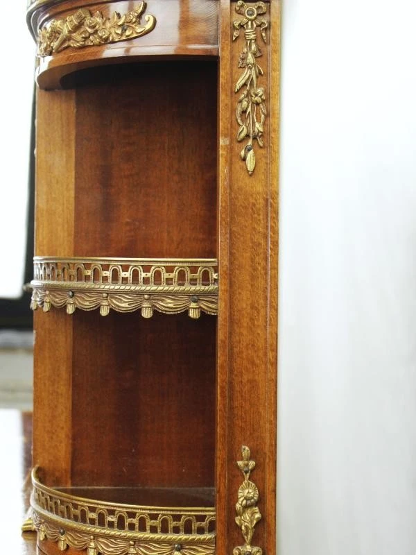 Franse Louis XVI stijl bonheur-du-jour / schrijfbureau met marqueterie en vergulde bronzen details