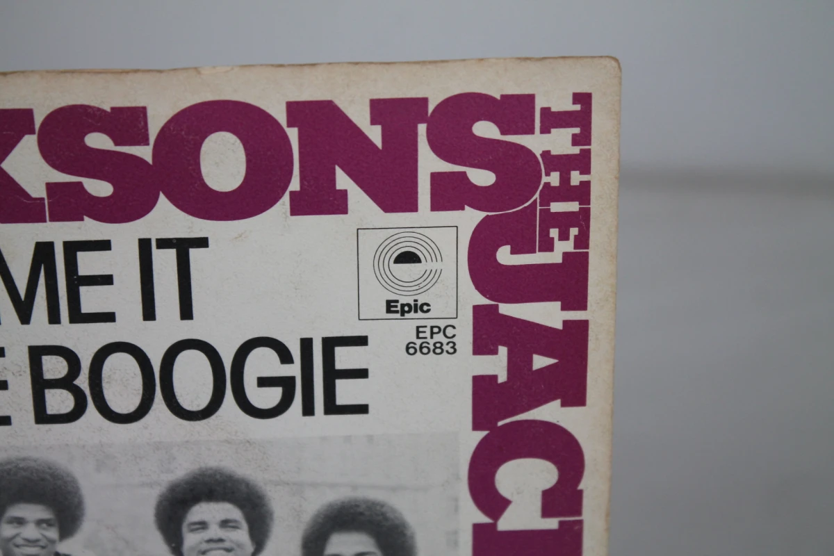 Single: The Jacksons - Blame It On The Boogie