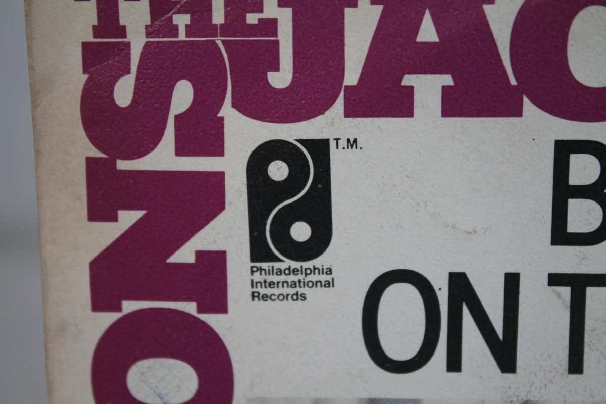 Single: The Jacksons - Blame It On The Boogie
