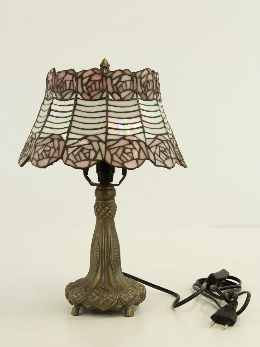 Tafellamp met Tiffany-stijl glazen kap