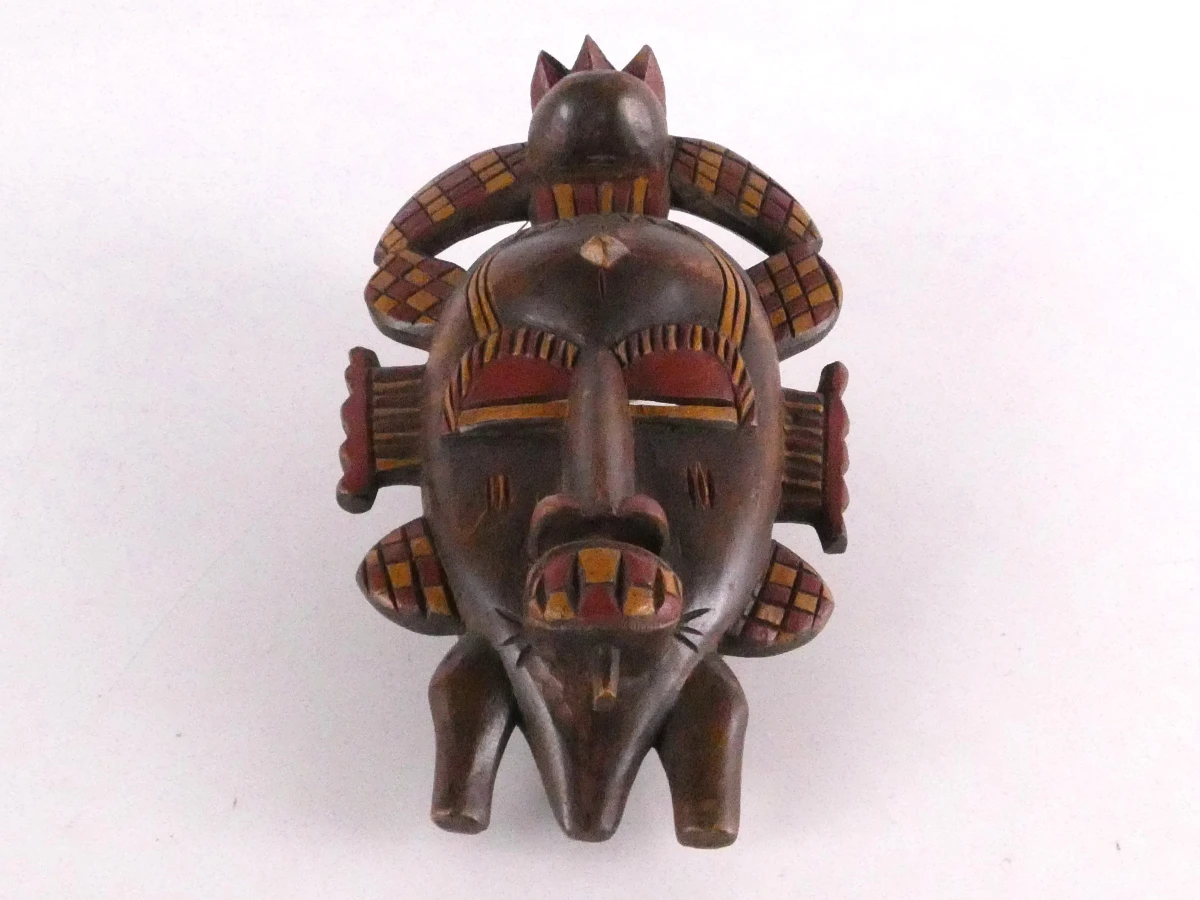 4 Etnische houten maskers