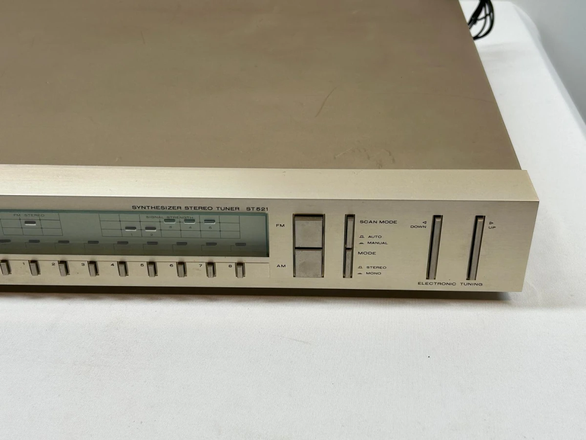 Marantz FM/AM tuner ST 521