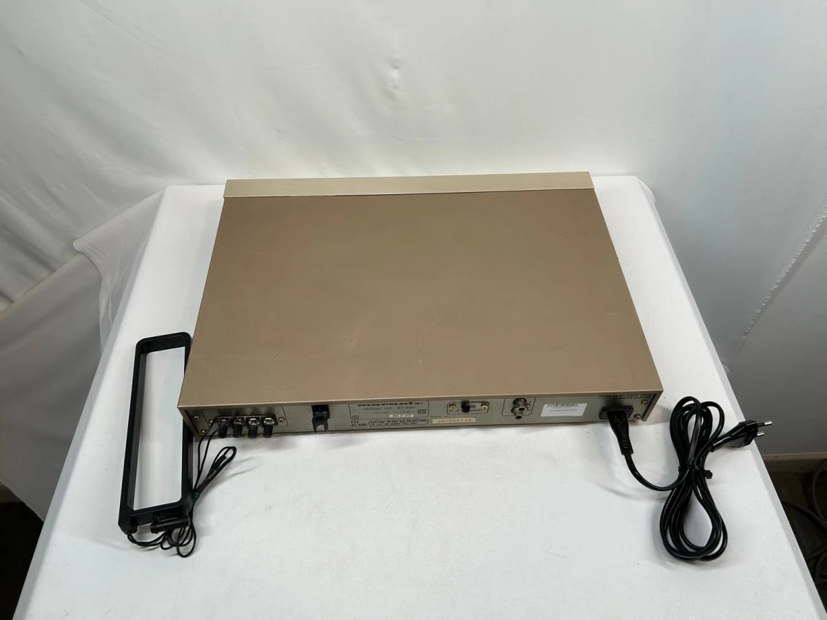 Marantz FM/AM tuner ST 521