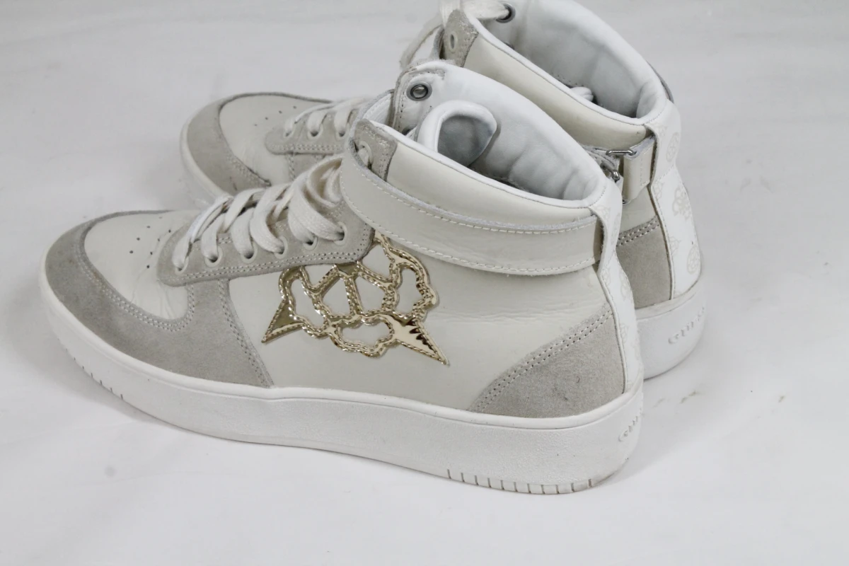 Guess Vyves hoge damessneakers - Maat 38