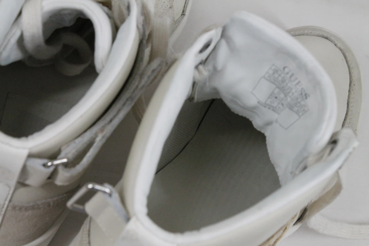 Guess Vyves hoge damessneakers - Maat 38