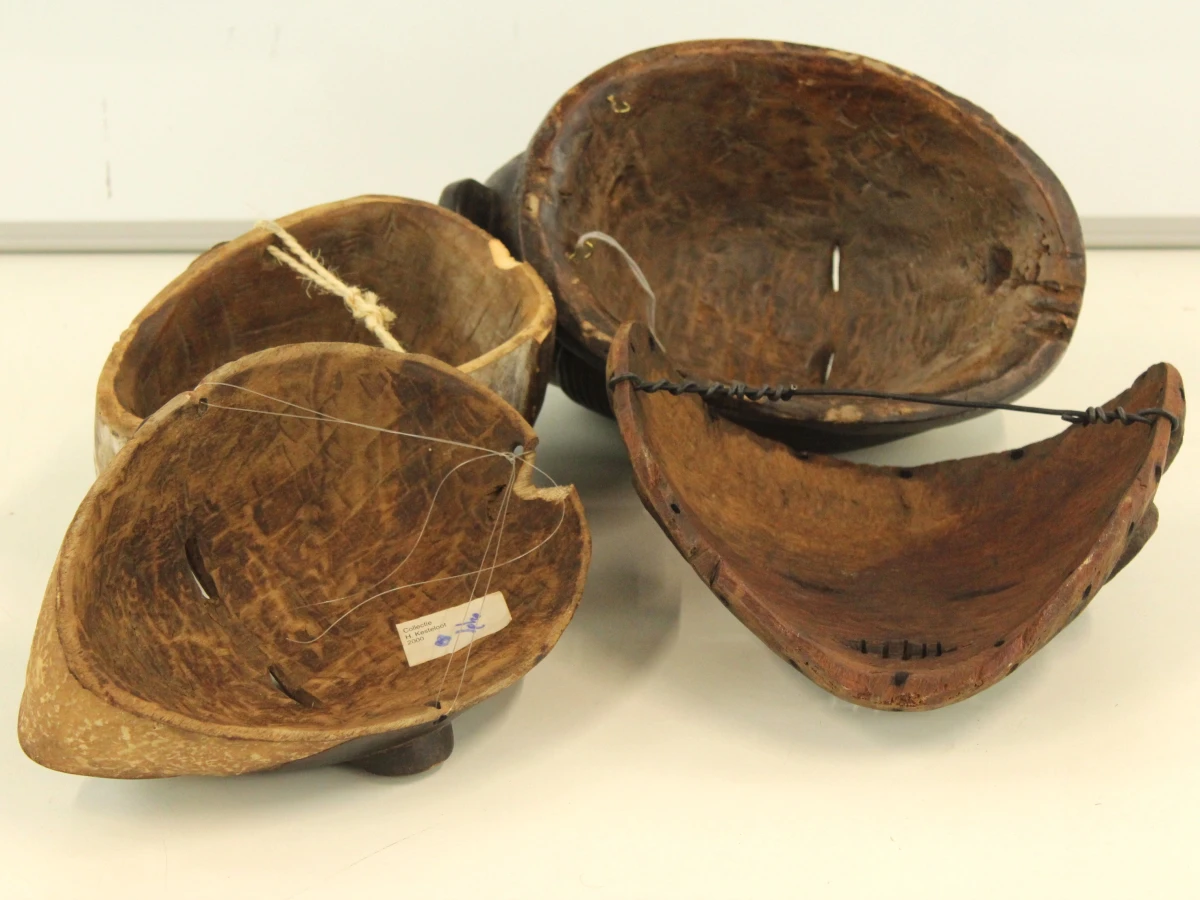 Set van 4 handgesneden Afrikaanse houten maskers – diverse tribale stijlen