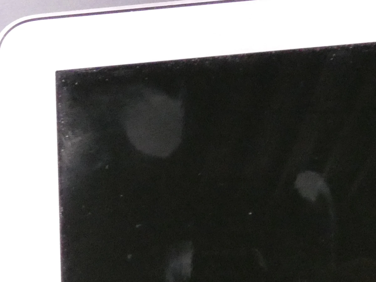 MacBook Air laptop met oplader, gebruikt