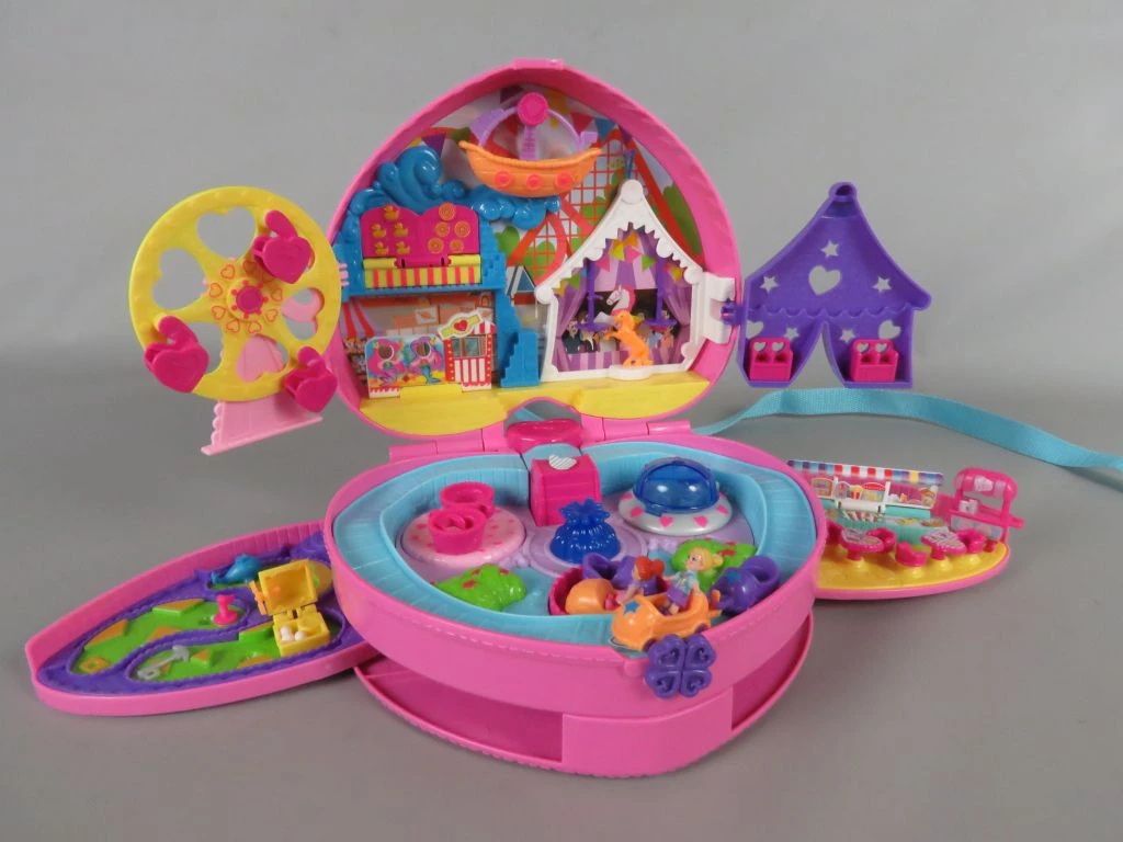 Polly Pocket speelset in hartvormige doos