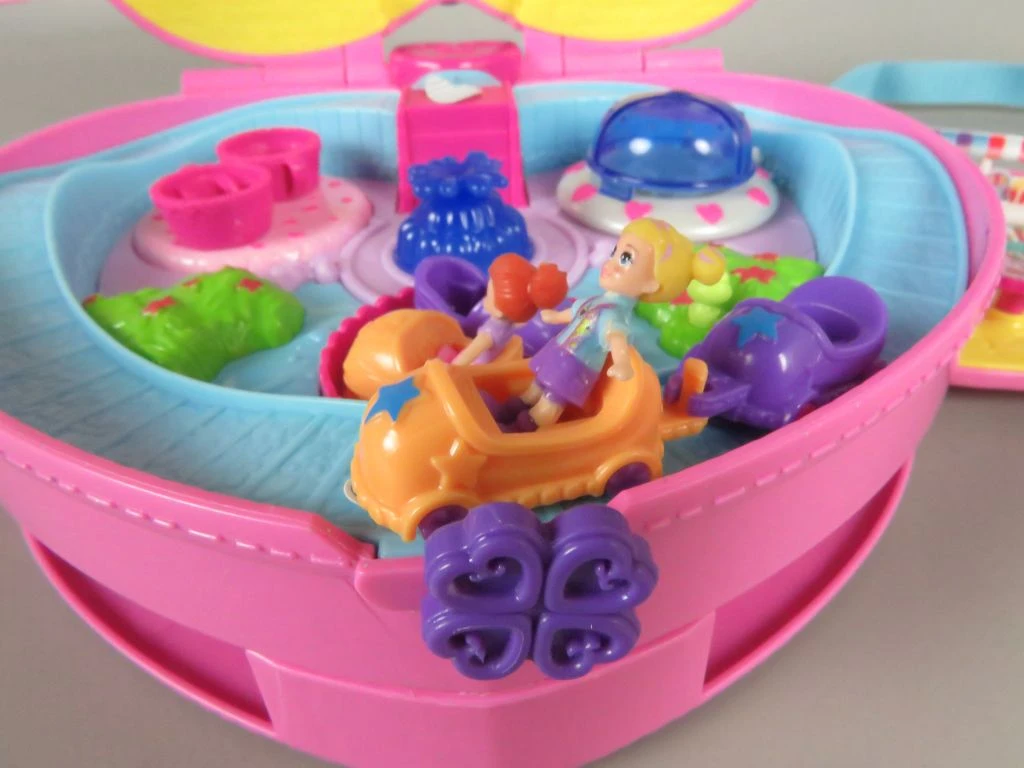 Polly Pocket speelset in hartvormige doos