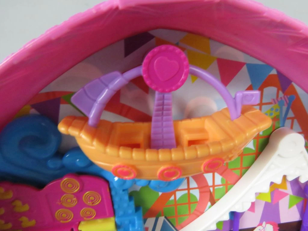Polly Pocket speelset in hartvormige doos