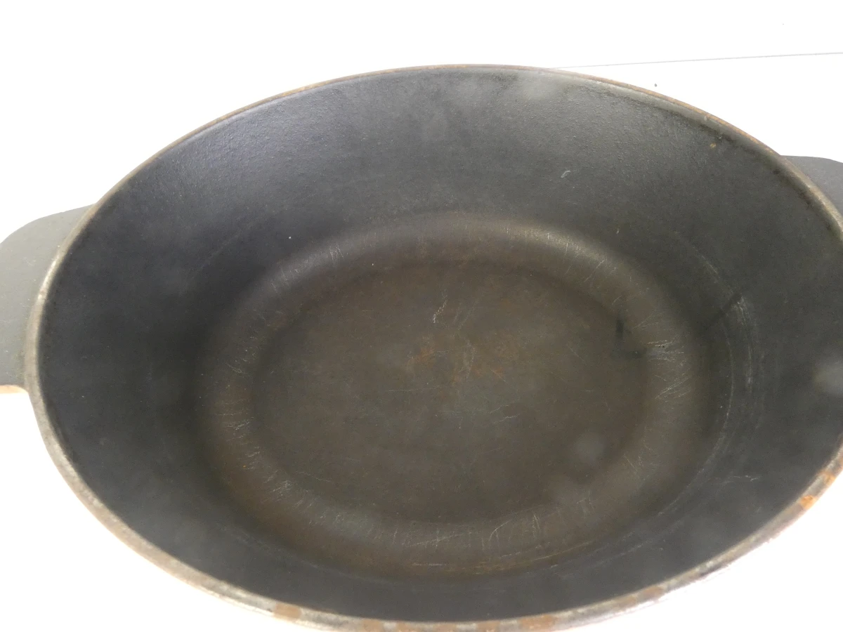 Vintage gietijzeren braadpan / cocotte met deksel