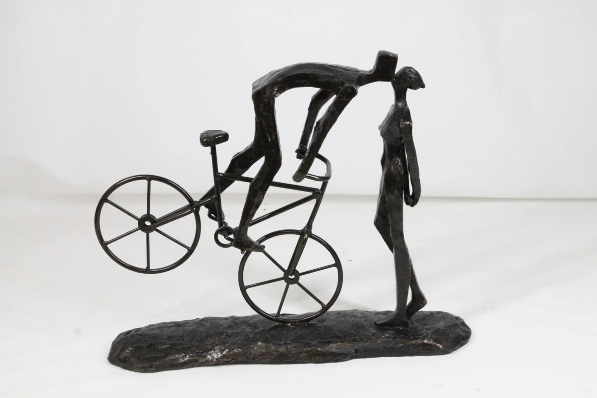 Decoratief beeld "Koppel Kus Op Fiets"
