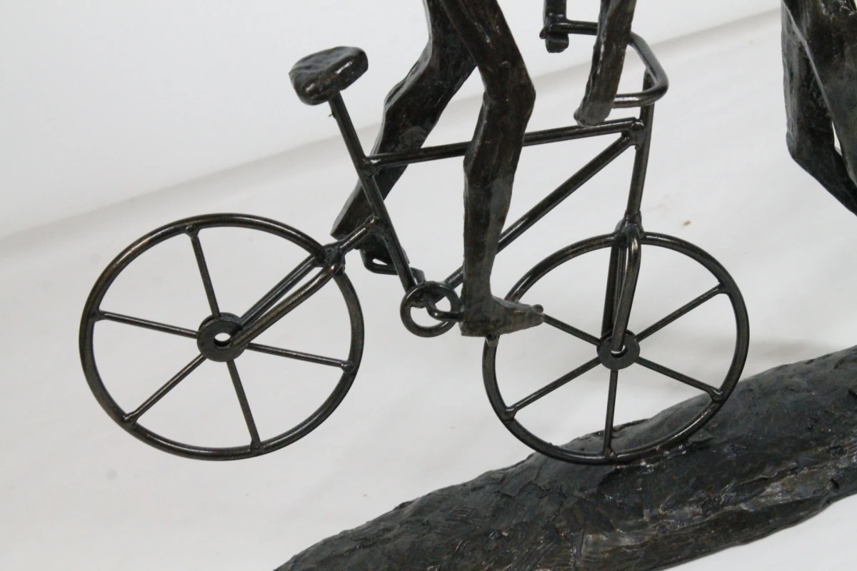 Decoratief beeld "Koppel Kus Op Fiets"