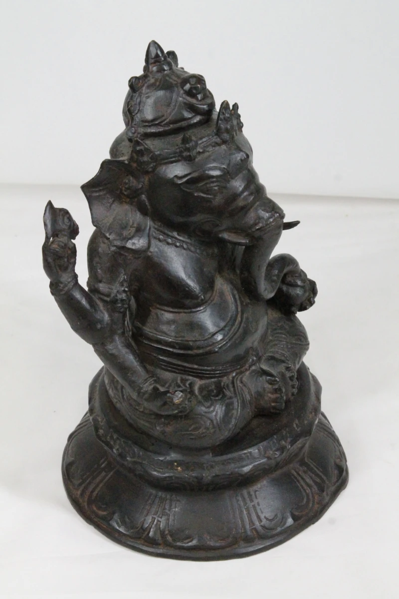 Gepatineerd bronzen beeld van Ganesha