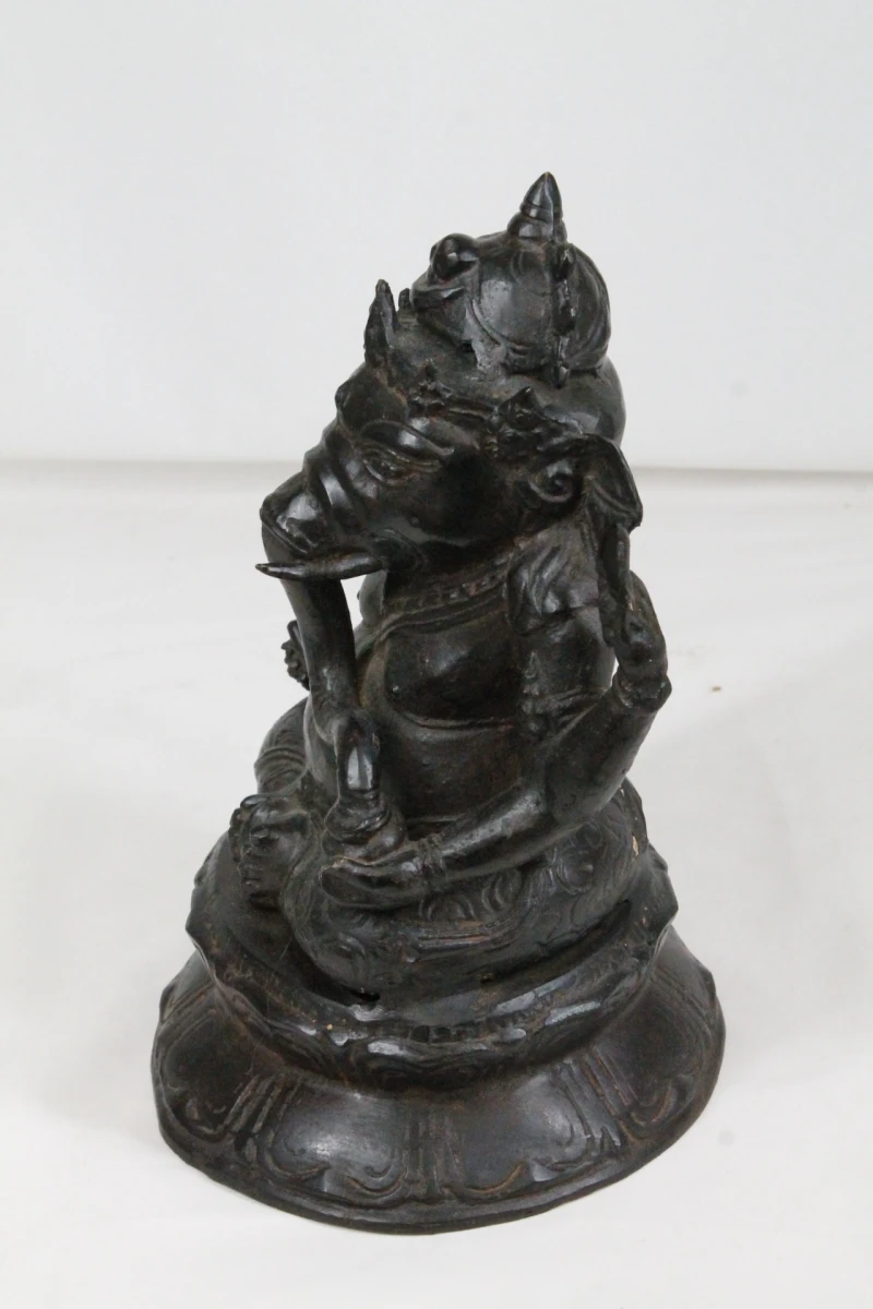 Gepatineerd bronzen beeld van Ganesha