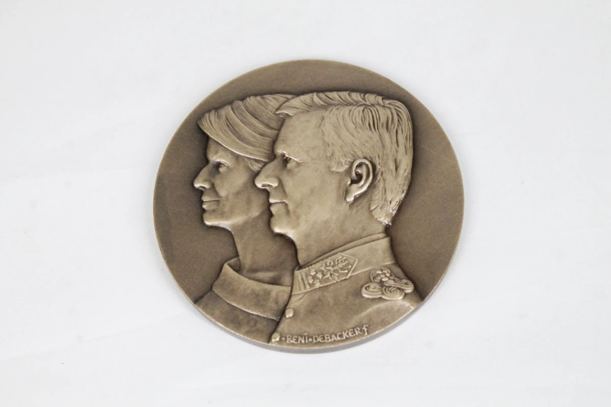 Bronzen herdenkingsmedaille van het Belgische vorstenpaar