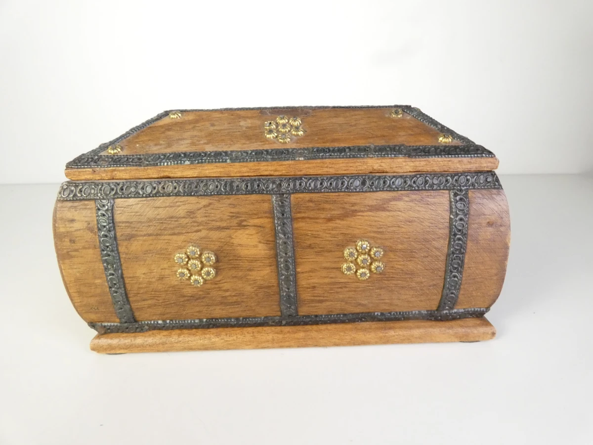 Decoratieve houten opbergkist