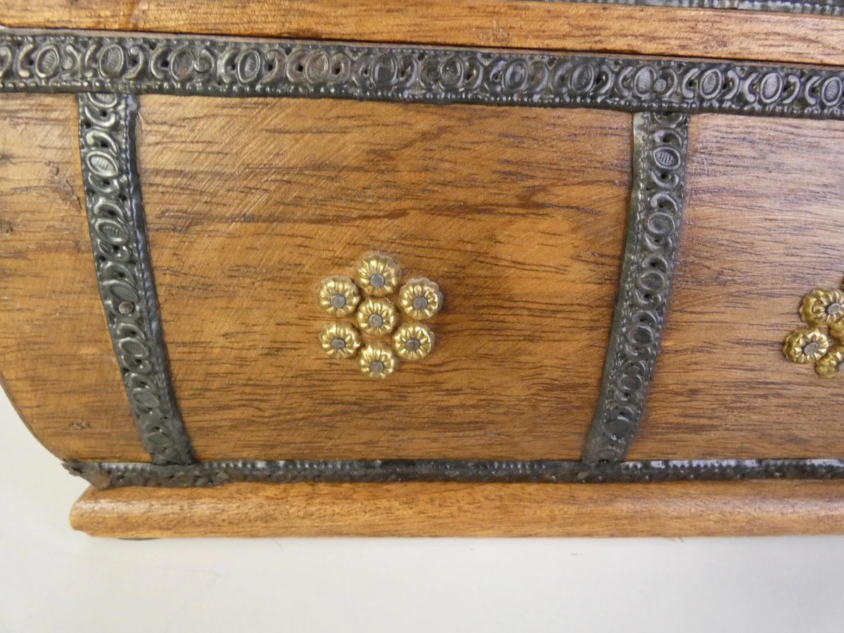 Decoratieve houten opbergkist