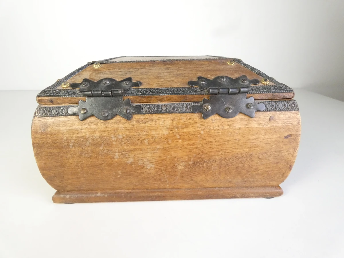 Decoratieve houten opbergkist