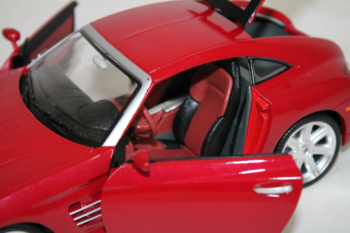 Bbrago rode Chrysler Crossfire Coupe schaalmodel