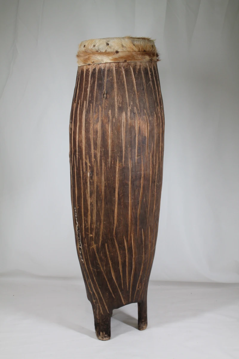 Traditionele Afrikaanse houten trommel