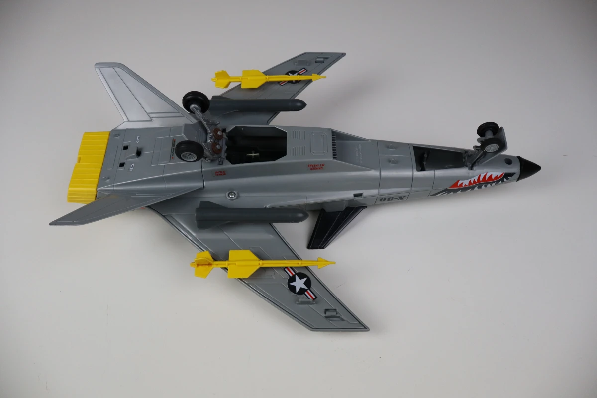 GI Joe Conquest X-30 vliegtuig met pilootfiguur en originele doos