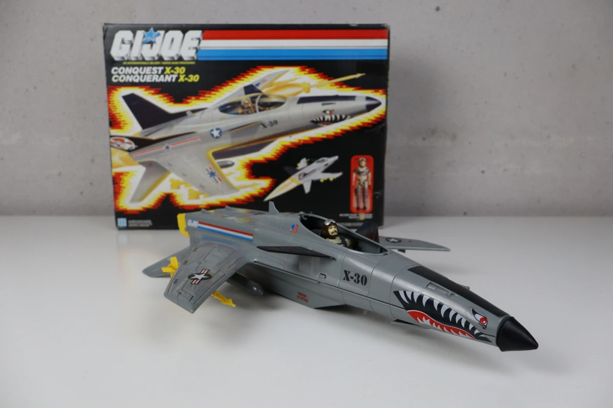 GI Joe Conquest X-30 vliegtuig met pilootfiguur en originele doos
