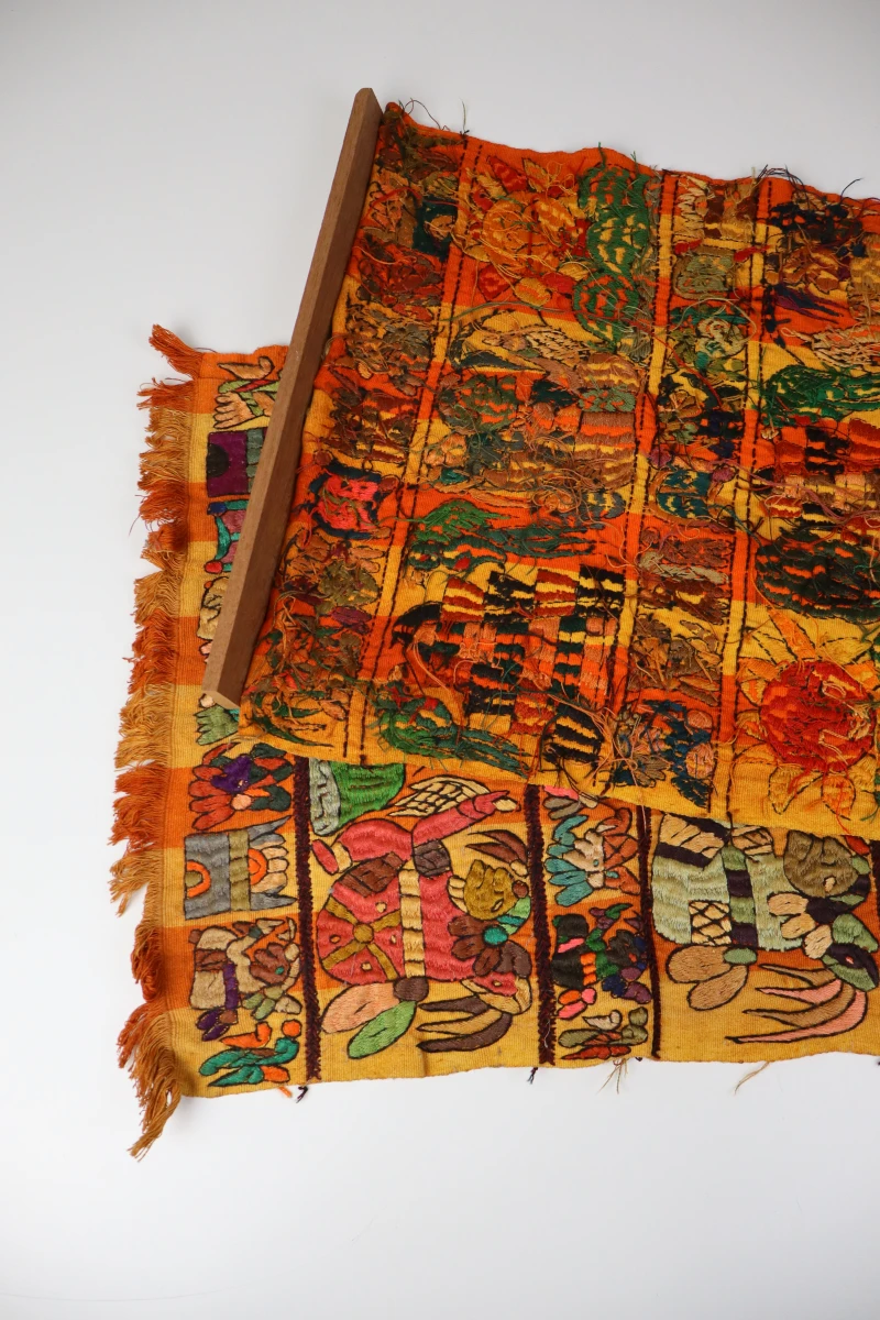 Geborduurd Wandtapijt met Folkloristische Motieven