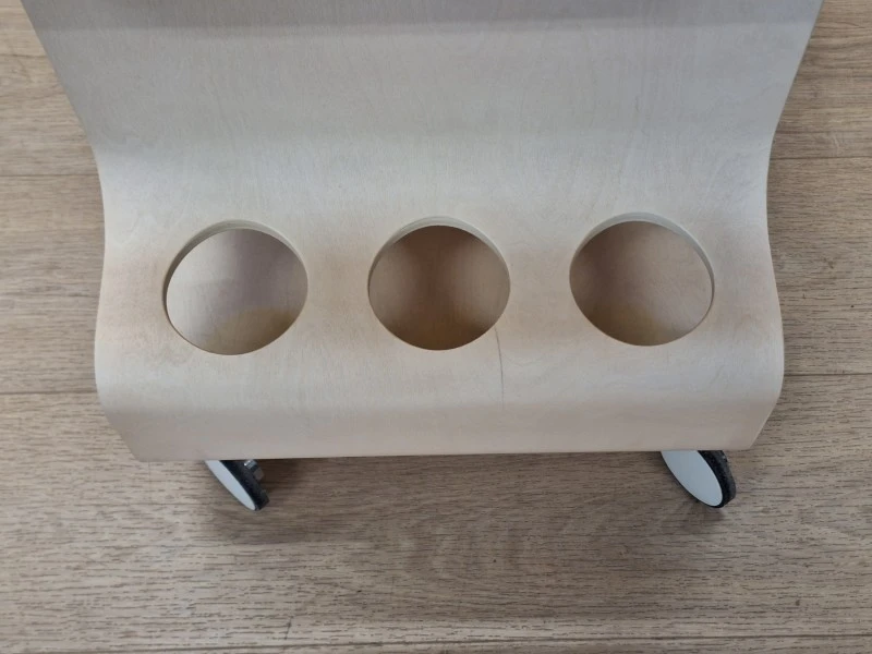 Snow serveertrolley van Ross Lovegrove voor Hackman - Scandinavisch design rond 2000