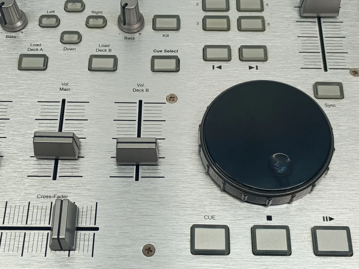 Hercules DJ Console RMX met draagtas en toebehoren
