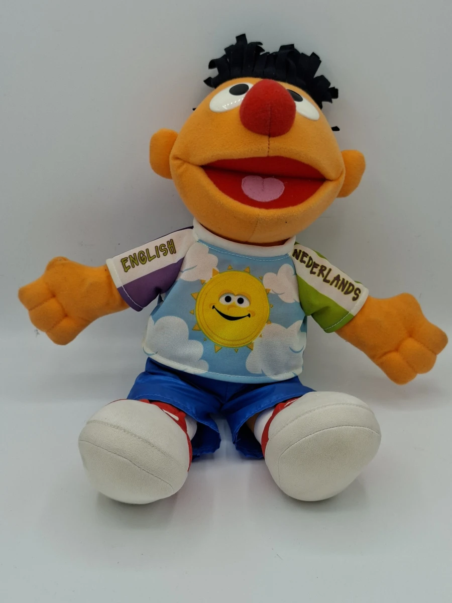 🧸 Sesamstraat Sprekende Ernie Knuffelpop – Tweetalig & Interactief 🧸