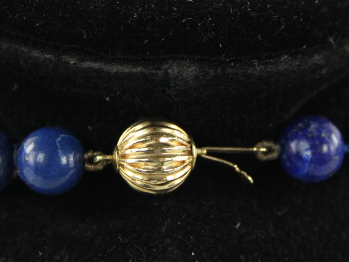 Collier van lapis lazuli met parels en 14 karaat goud