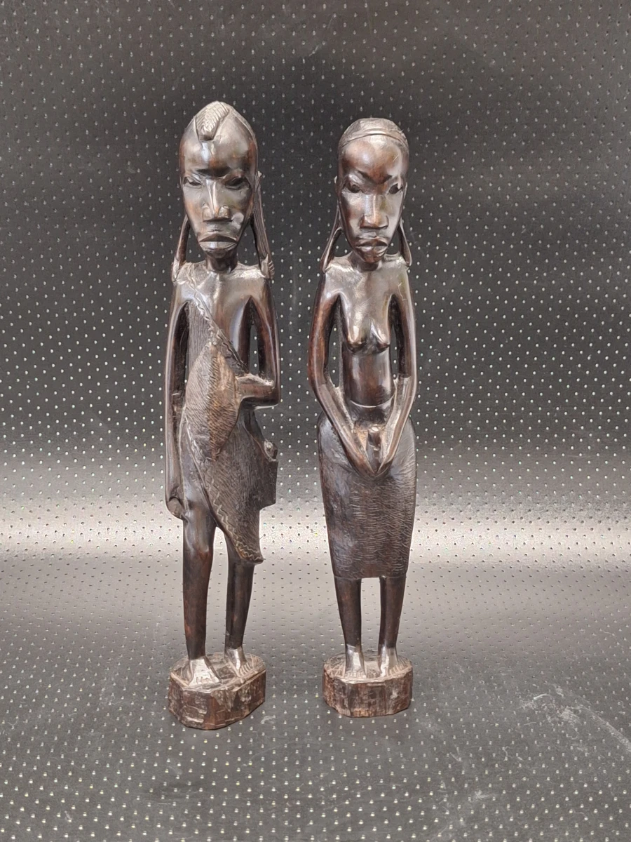 Set van 2 Oost-Afrikaanse ebbenhouten beelden - man en vrouw