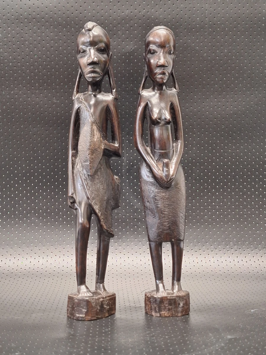 Set van 2 Oost-Afrikaanse ebbenhouten beelden - man en vrouw
