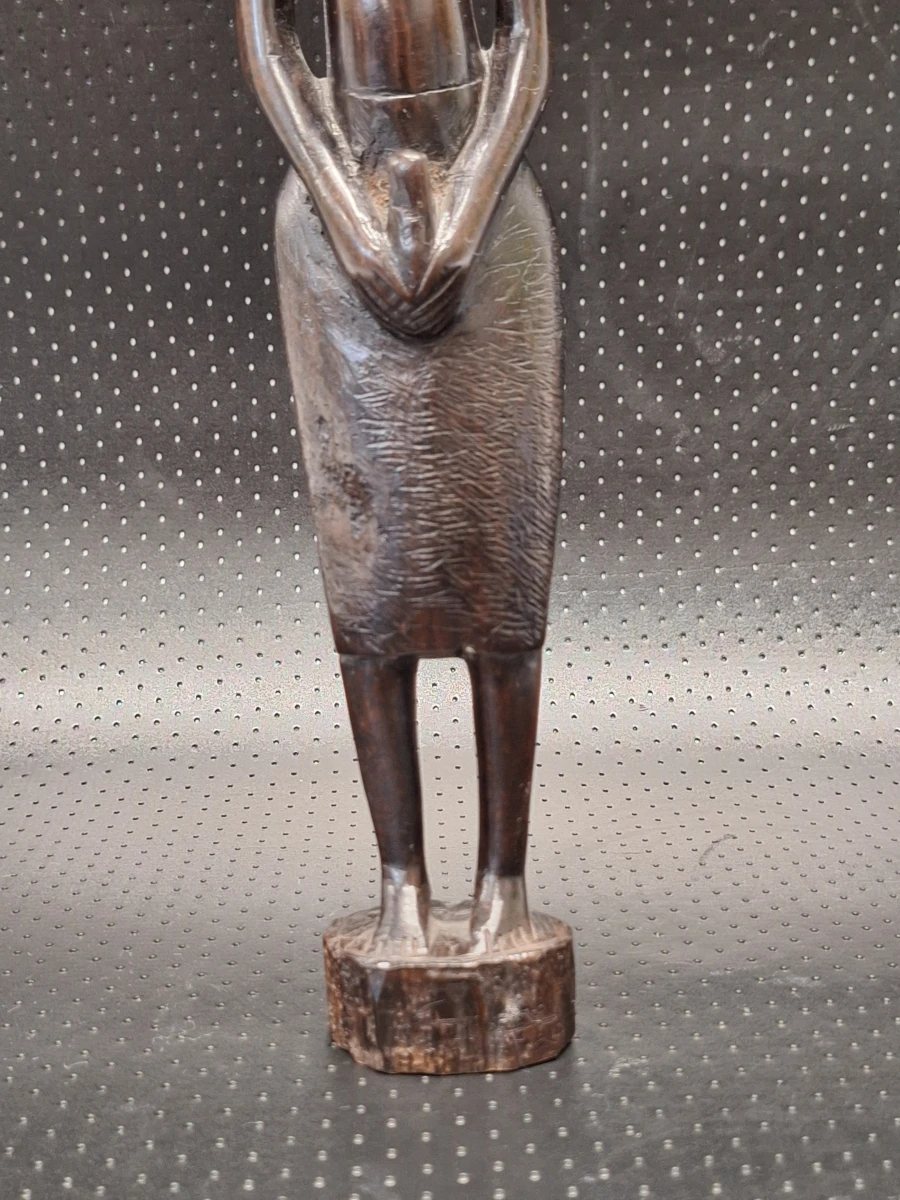 Set van 2 Oost-Afrikaanse ebbenhouten beelden - man en vrouw