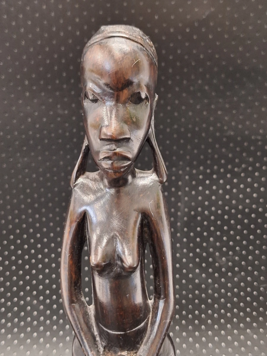 Set van 2 Oost-Afrikaanse ebbenhouten beelden - man en vrouw