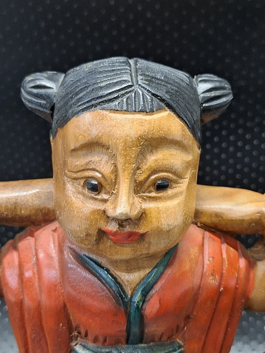 Set van 2 Chinese houten geluksbeelden met vissen