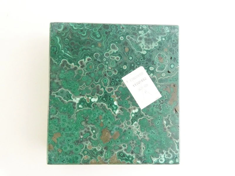 Handgesneden collectie van natuurlijke malachietsteen