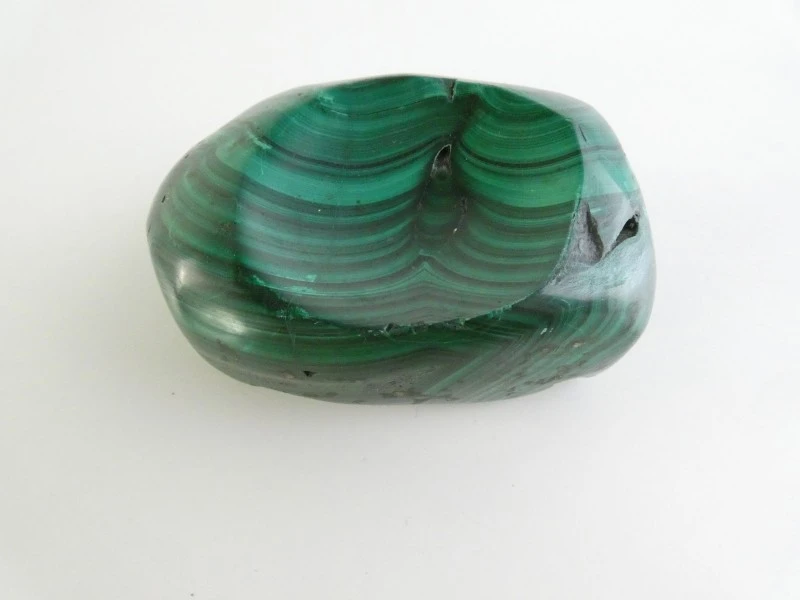 Handgesneden collectie van natuurlijke malachietsteen