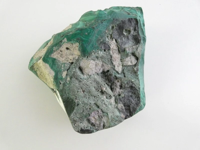 Handgesneden collectie van natuurlijke malachietsteen