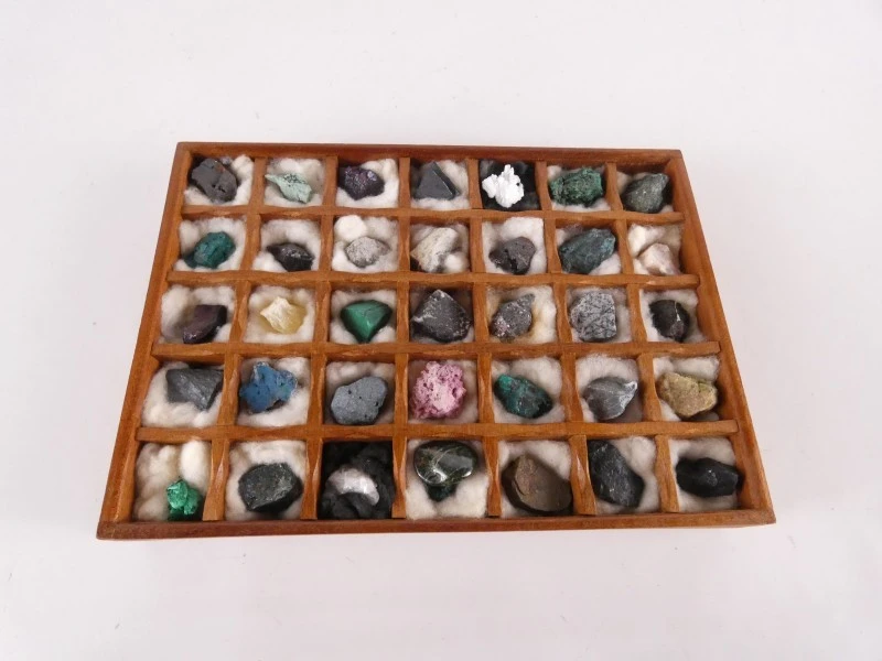 Mineralencollectie in koffer