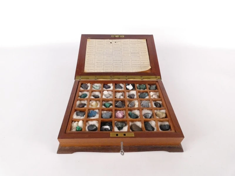 Mineralencollectie in koffer