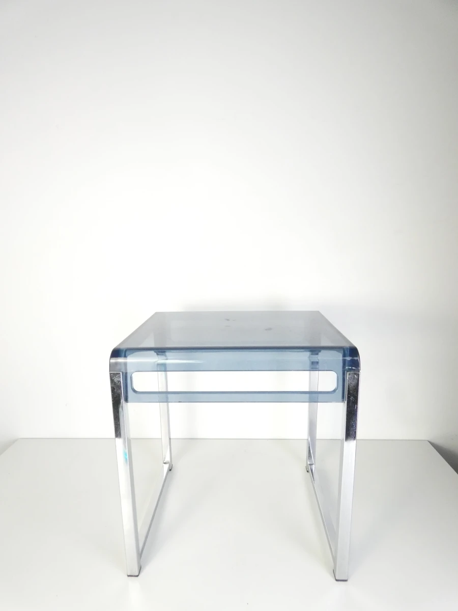 Transparant bijzettafeltje met metalen frame