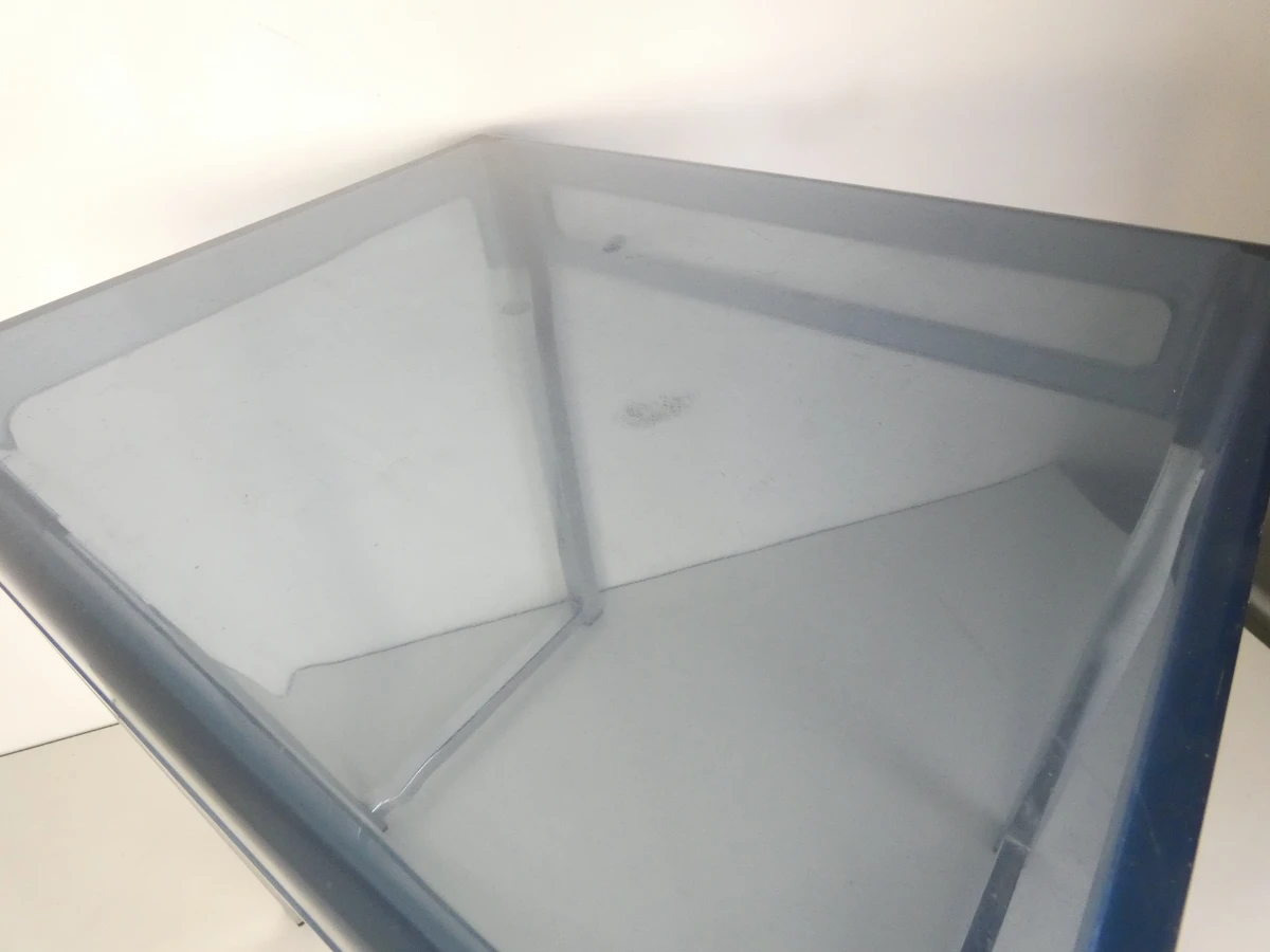 Transparant bijzettafeltje met metalen frame